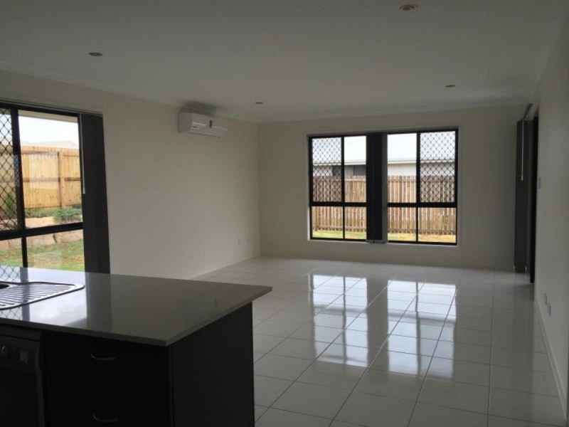 2 Oregon Street, Parkhurst QLD 4702